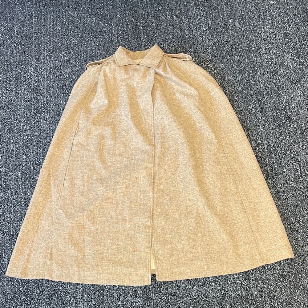 Mid-Century Marina 100% Wool Cape | Vintage Lined Cloak w Lace Trim | Pristine